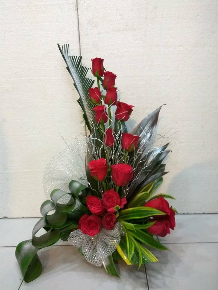 send flower West Patel NagarOne Siide Red Roses Arrangement